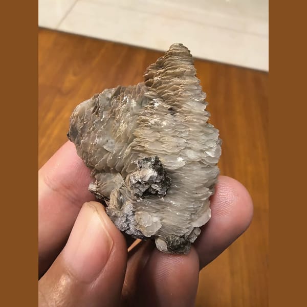 Layered thousand-layer calcite — complete view