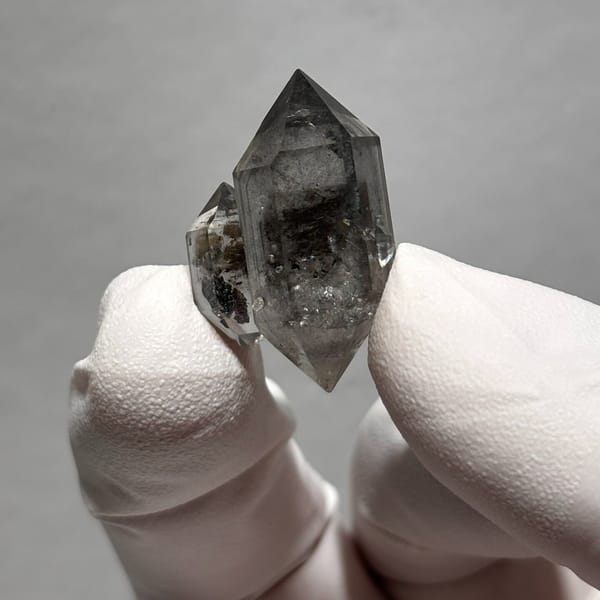 Multi-Crystal Sparkle Quartz Yunnan 2.7 cm — complete view