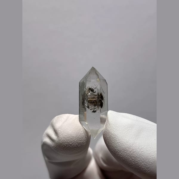 Dt quartz Yunnan 2.8 cm — alternate view