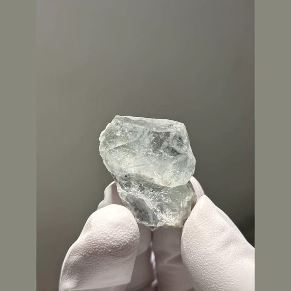 Aquamarine Crystal Xuebaoding 3.9 cm — complete view
