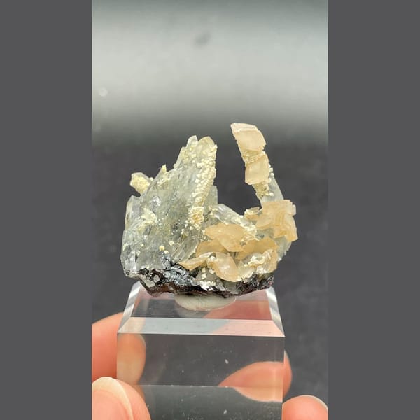 Fluorescent calcite with quartz from Bulgaria — complete view
