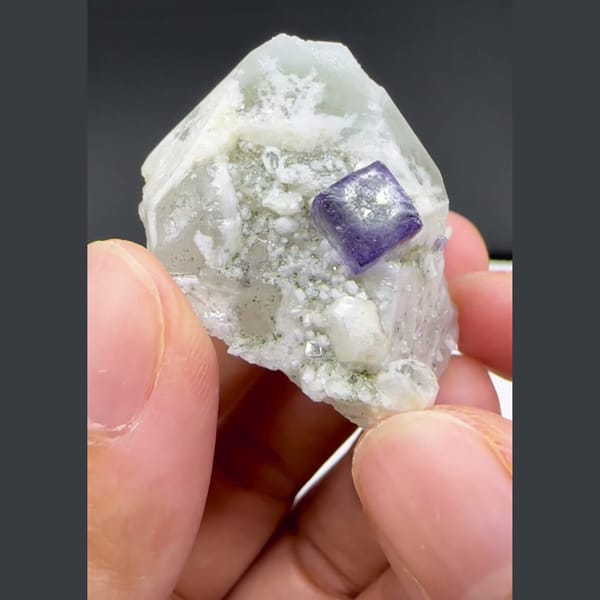 Candle Quartz with Purple Fluorite Yaogangxian 3.5 cm — detail view