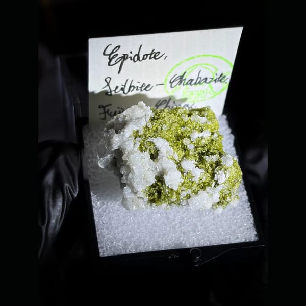 Epidote with chabazite and stilbite from Luoyuan, Fujian — complete view