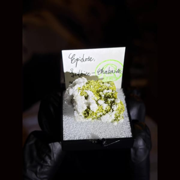 Epidote with chabazite and stilbite from Luoyuan, Fujian — alternate view