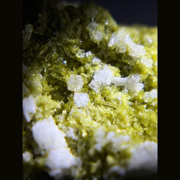 Epidote with chabazite and stilbite from Luoyuan, Fujian — detail view