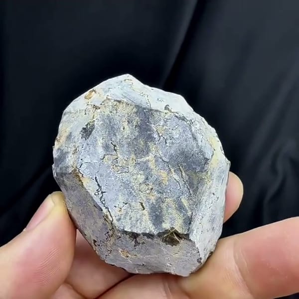 Complete natural reverse of the exact aragonite specimen