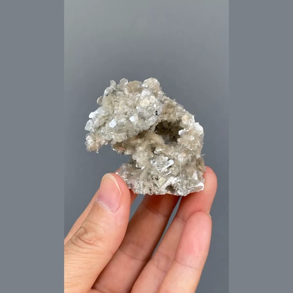 Bird's nest muscovite from Xuebaoding — alternate view