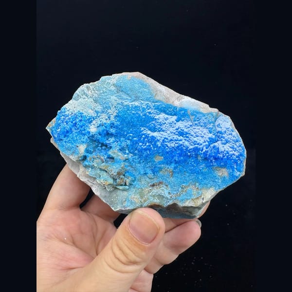 Wave-pattern blue gibbsite and allophane from Qinglong — complete view