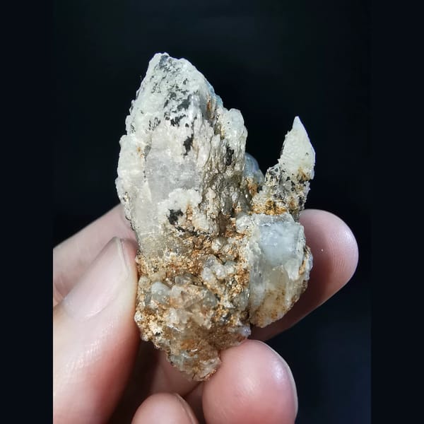 Interference quartz cluster — complete view