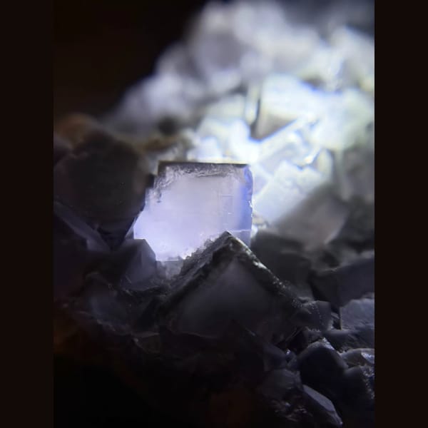 Porcelain blue fluorite with violet rim from Weishan — alternate view