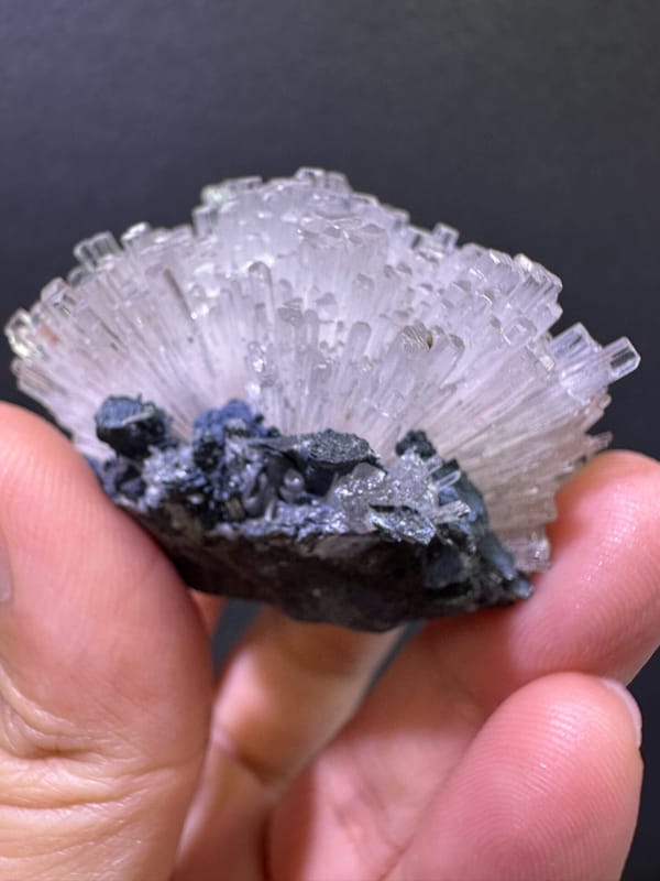 Opposite side profile of the exact zeolite flower cluster