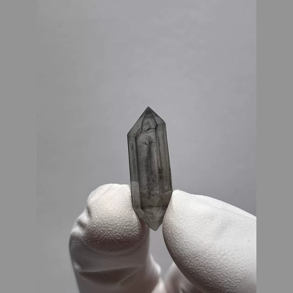 Dt quartz Yunnan 2.8 cm — complete view