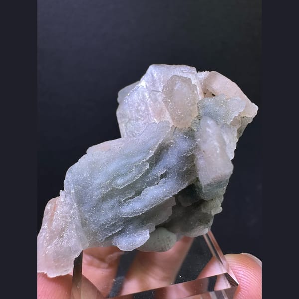 Blue chalcedony with zeolite crystals from India — complete view