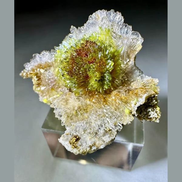 Creedite Flower with Carlhintzeite Center Qinglong 3.0 cm — alternate view