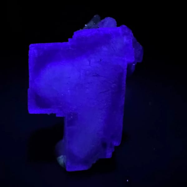 Phantom Fluorite with Bismuthinite Yaogangxian 3.1 cm — complete view