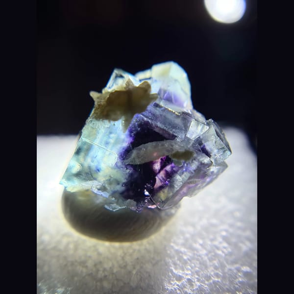 Clear fluorite with violet phantom and blue rim from Yindu — alternate view