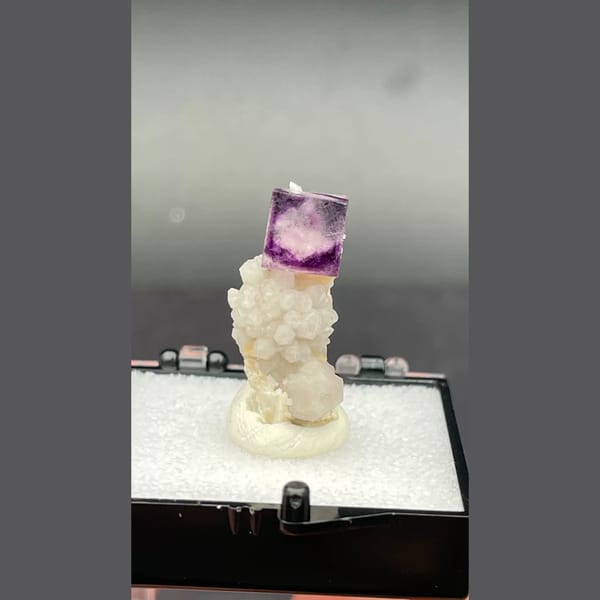 Alien eye purple fluorite on quartz from Inner Mongolia — detail view