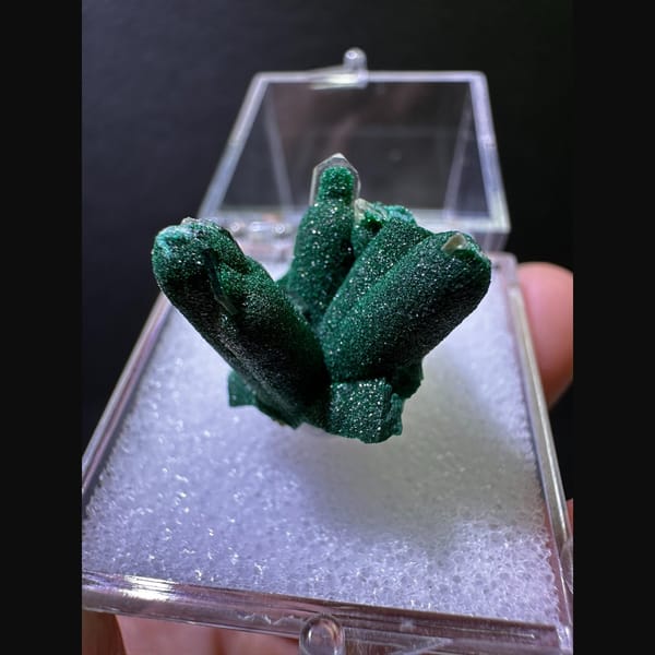 Velvety green malachite with barite from Congo — complete view