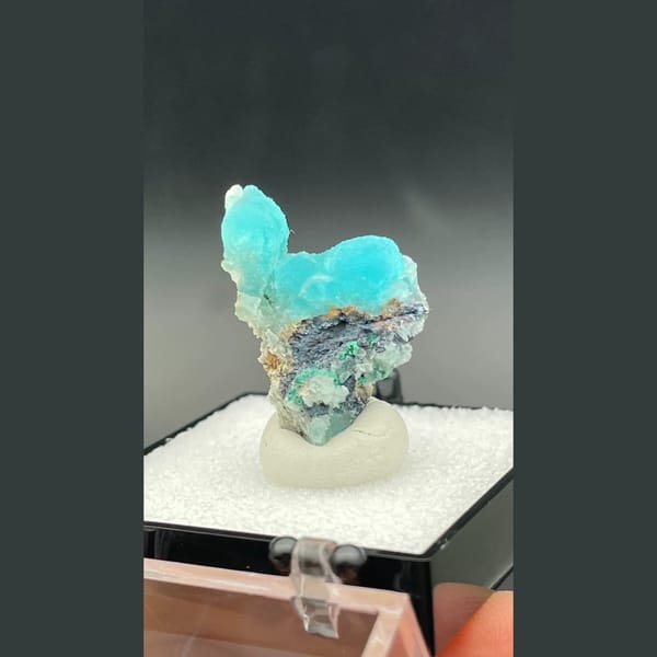 Bright glacier-blue hemimorphite from Guangdong — complete view