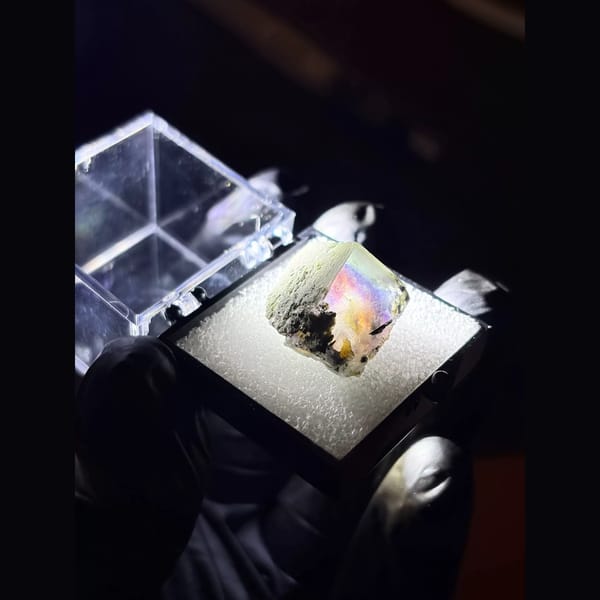 Porcelain-rim phantom fluorite from Yindu — alternate view