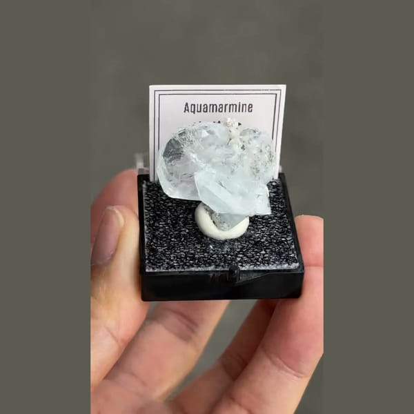 Pale blue aquamarine crystals from Xuebaoding, Sichuan — alternate view