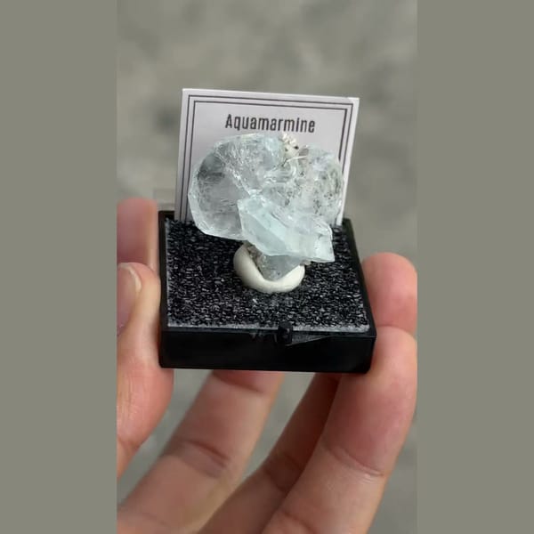 Pale blue aquamarine crystals from Xuebaoding, Sichuan — detail view