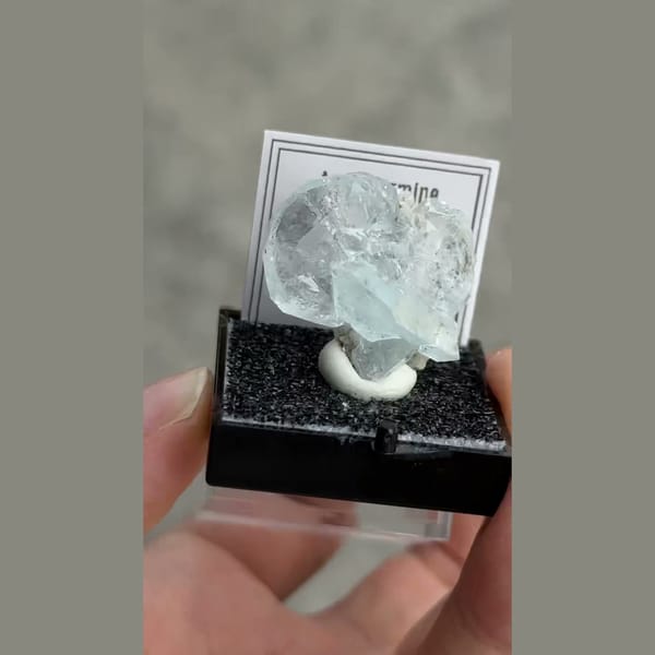 Pale blue aquamarine crystals from Xuebaoding, Sichuan — detail view