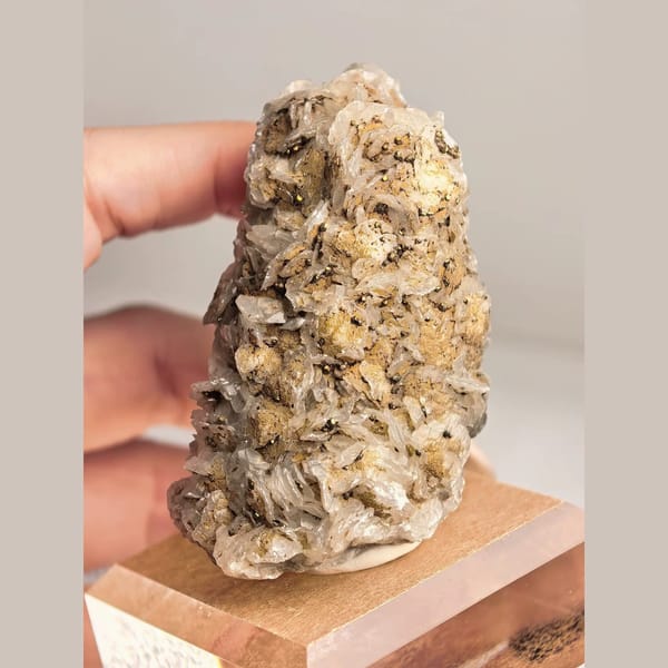 Petal calcite with pyrite on quartz from Inner Mongolia — detail view