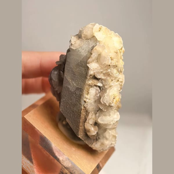 Petal calcite with pyrite on quartz from Inner Mongolia — detail view