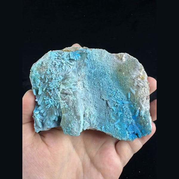 Large fluorescent gibbsite with gearksutite from Qinglong — complete view