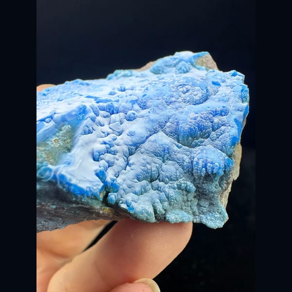 Snow mountain blue gibbsite and allophane from Qinglong — complete view