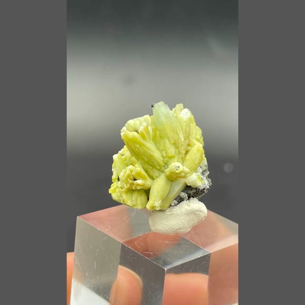 Yellow-green plumbogummite crystal cluster from Guangxi — alternate view