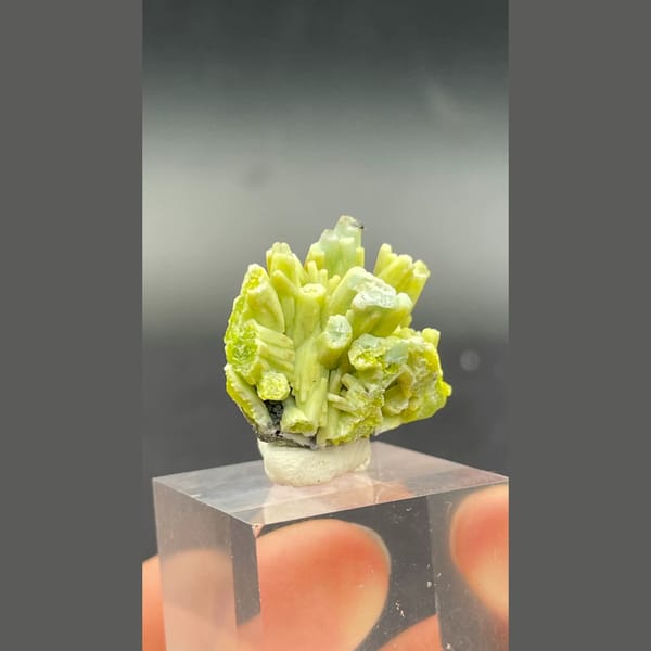 Yellow-green plumbogummite crystal cluster from Guangxi — detail view