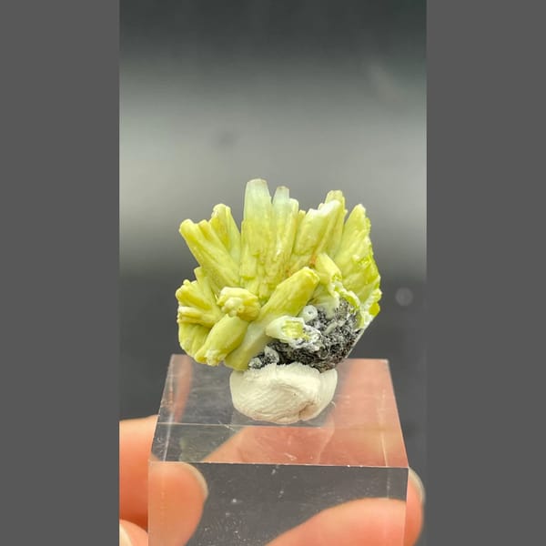 Yellow-green plumbogummite crystal cluster from Guangxi — detail view