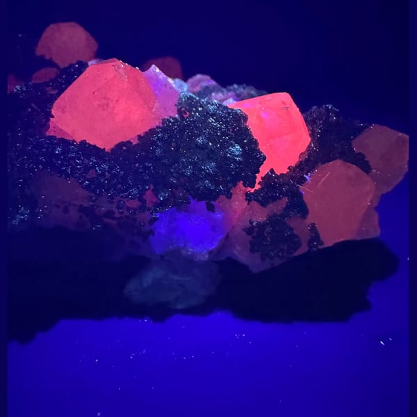 Topaz Cluster with Fluorite Yaogangxian 7.4 cm — complete view