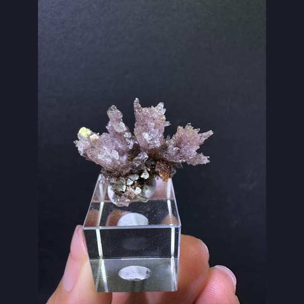 Radiating mauve-pink creedite spray from Guizhou — alternate view