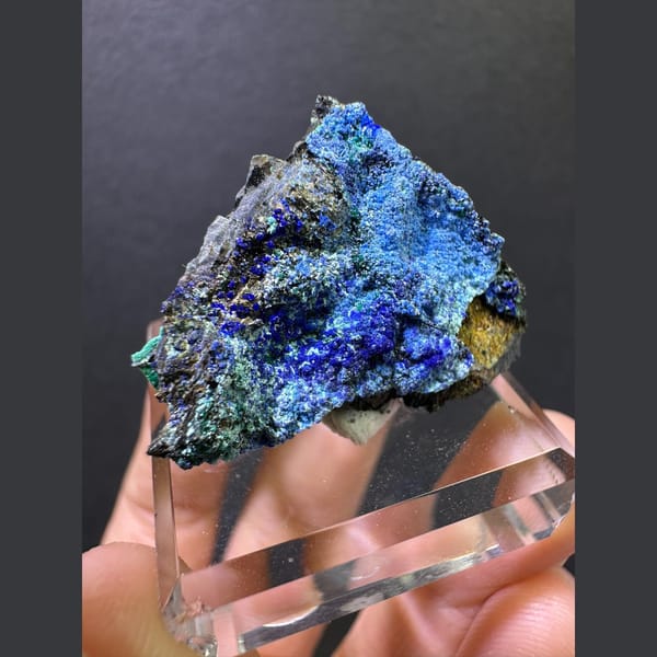 Velvety blue cyanotrichite with azurite on limonite from Yunnan — alternate view