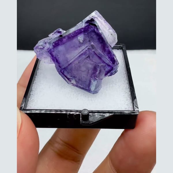 Purple-Rim Fluorite Yaogangxian 2.8 cm — alternate view