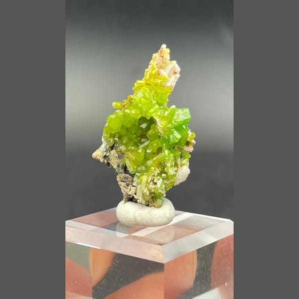 Apple-green pyromorphite from Guangdong — alternate view