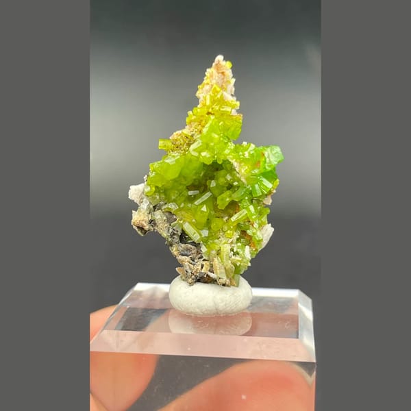 Apple-green pyromorphite from Guangdong — detail view