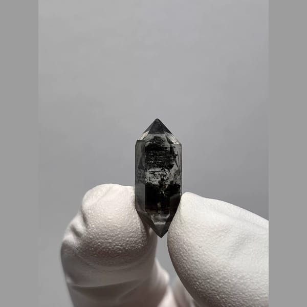 Dt quartz Yunnan 2.2 cm — complete view