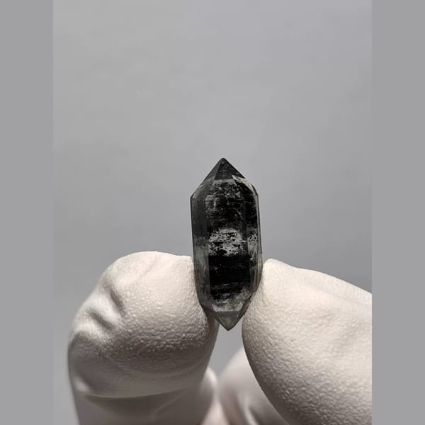 Dt quartz Yunnan 2.2 cm — alternate view