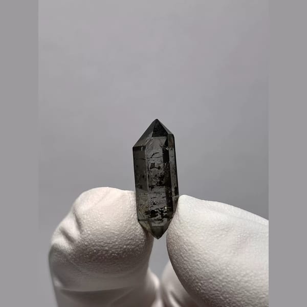 Dt quartz Yunnan 2.1 cm — alternate view