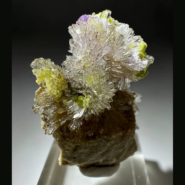 Creedite Flower in Lavender and Lime Guizhou 3.0 cm — complete view