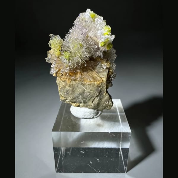 Creedite Flower in Lavender and Lime Guizhou 3.0 cm — detail view