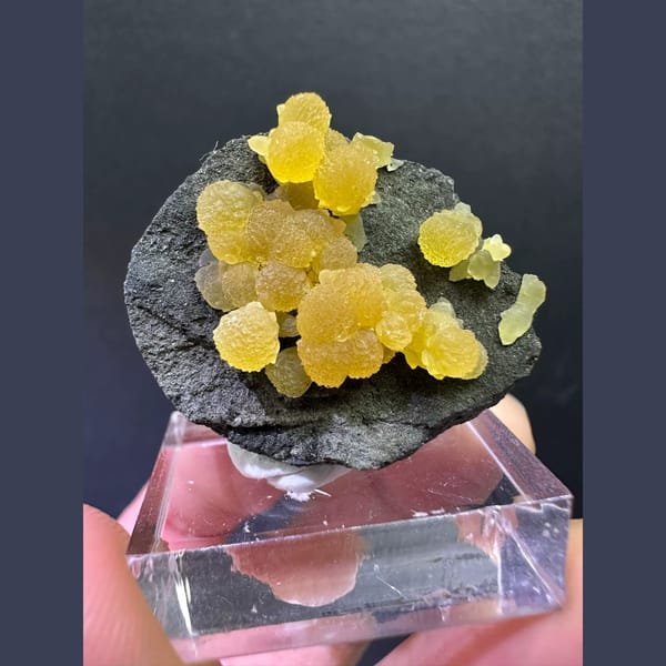 Yellow Calcite Zhejiang 2.8 cm — complete view