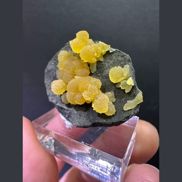 Yellow Calcite Zhejiang 2.8 cm — detail view