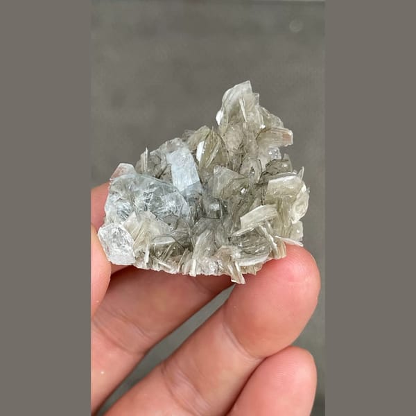 Aquamarine with Mica Xuebaoding 3.6 cm — detail view