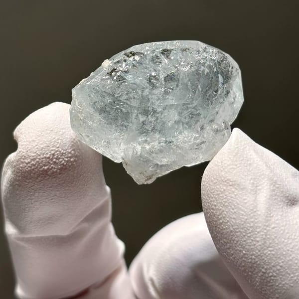 Aquamarine Floater Xuebaoding 3.0 cm — complete view