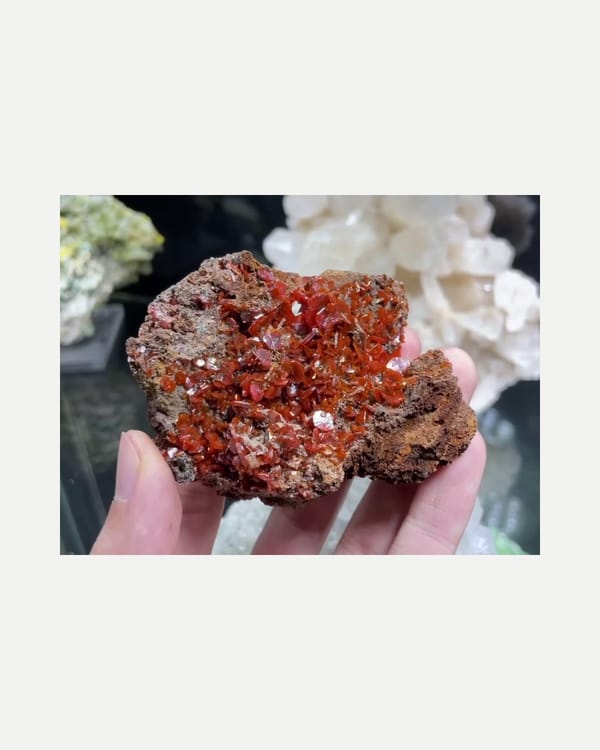 Complete front view of the exact wulfenite specimen